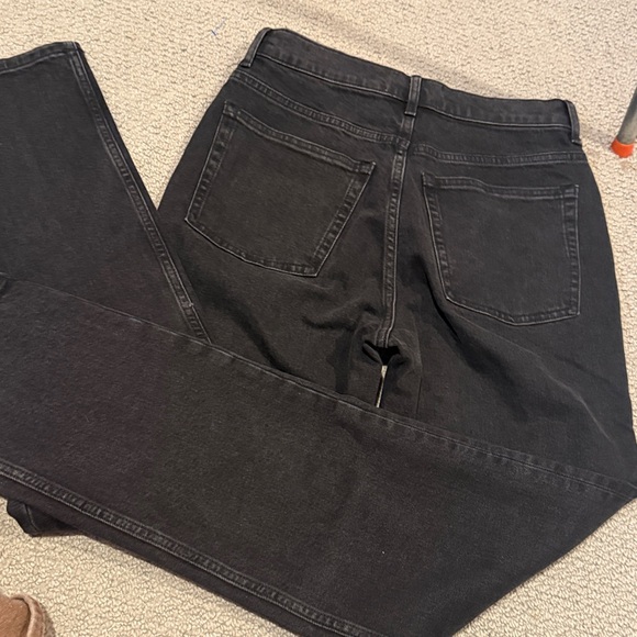 Everlane Washed Black Straight-Leg High-Rise Jeans - Picture 7 of 11